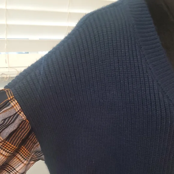 Jessica Simpson V-Neck Sweater in Navy with Plaid Sleeves - Picture 5 of 9